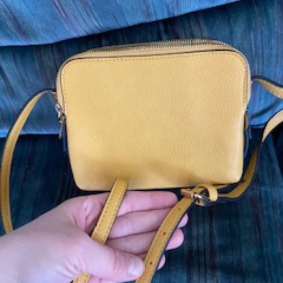 Lily and Ivy small crossbody purse - Picture 2 of 7